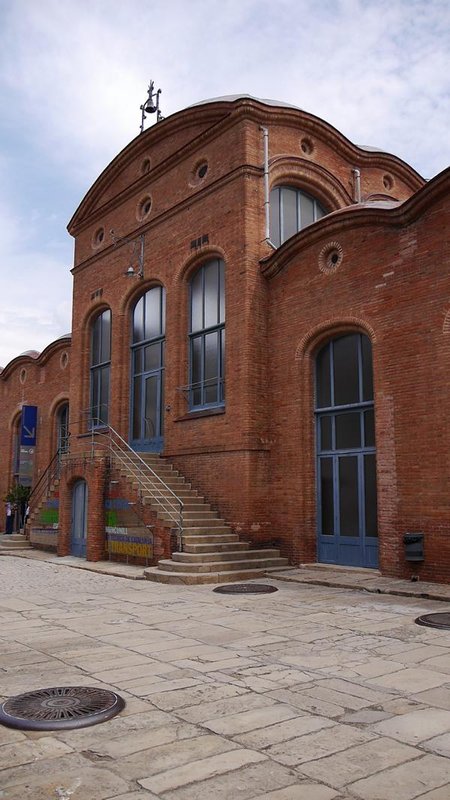 Die Maschine braucht eine entsprechende Hülle.