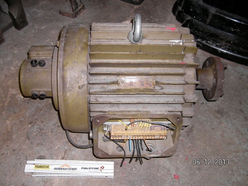 Generator 005 (1024x768).jpg (487.34 KiB) 5927 mal betrachtet So sieht er aus