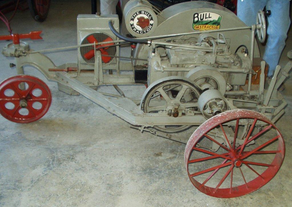 Bull Gas Tractor - Copy.jpg