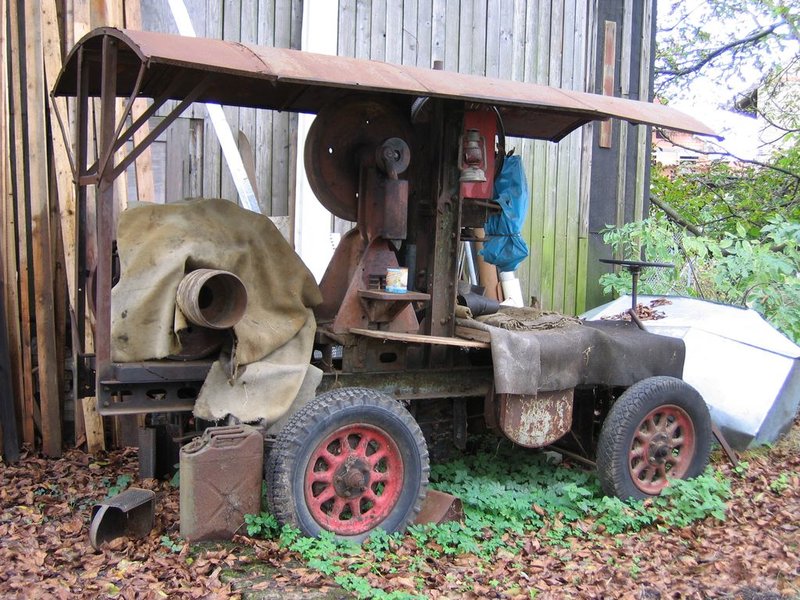01_Holzmaschine02_1024.jpg