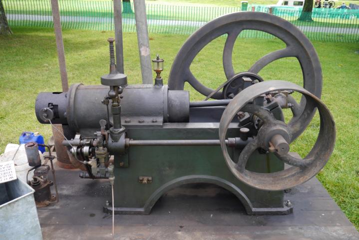 W.H. Pool, Oil engine, 1900