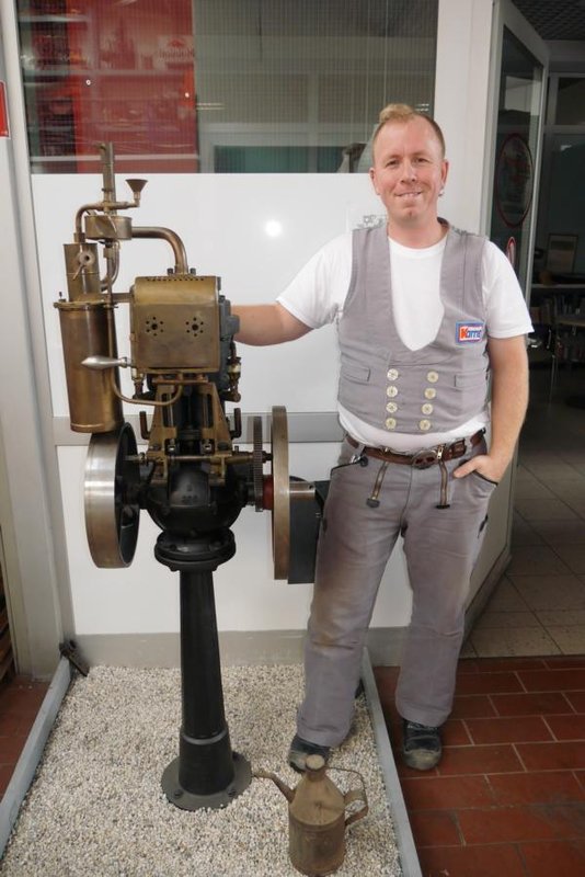 K800_P1150938.JPG (89.23 KiB) 3996 mal betrachtet Der Phönix-Motor von Maybach