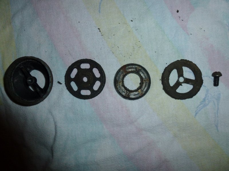 P1010931 (1024x768).jpg (428.37 KiB) 1990 mal betrachtet entlüftungsventil deutz zerlegt