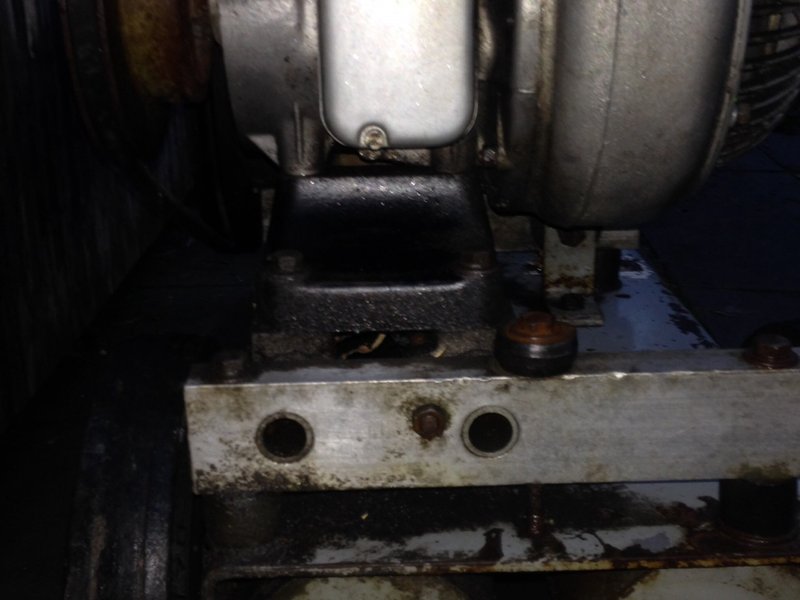 image.jpg (147.66 KiB) 4678 mal betrachtet Der Standfuß vom Motor