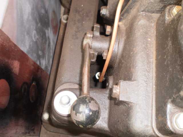 Der Anschluß am Steuergehäuse.