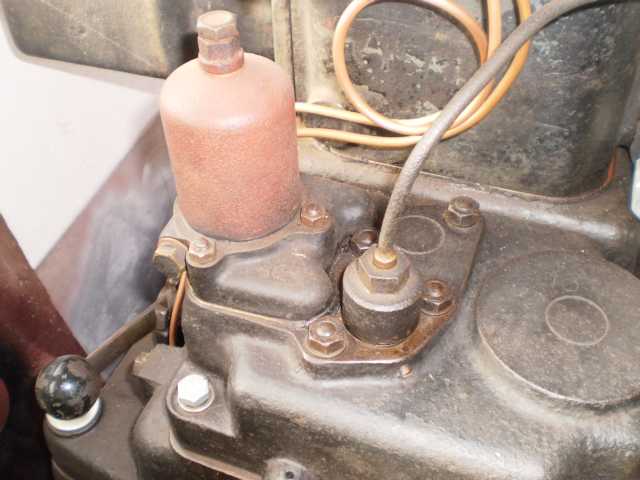 Vorkriegsausführung mit kleinem KS.-Filter und Pumpe im Reglergehäuse.