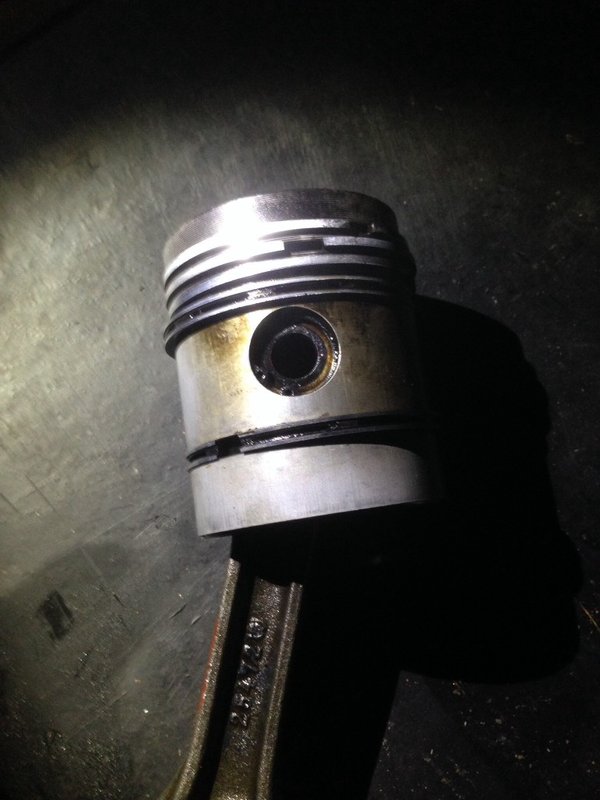 image.jpg (126.48 KiB) 4915 mal betrachtet Der Kolben