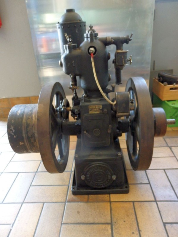 Millot Motor 002.JPG