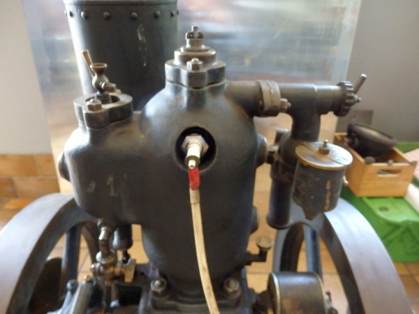 Millot Motor 004.JPG