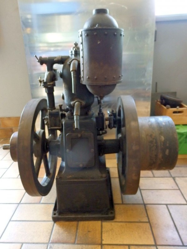 Millot Motor 009.JPG