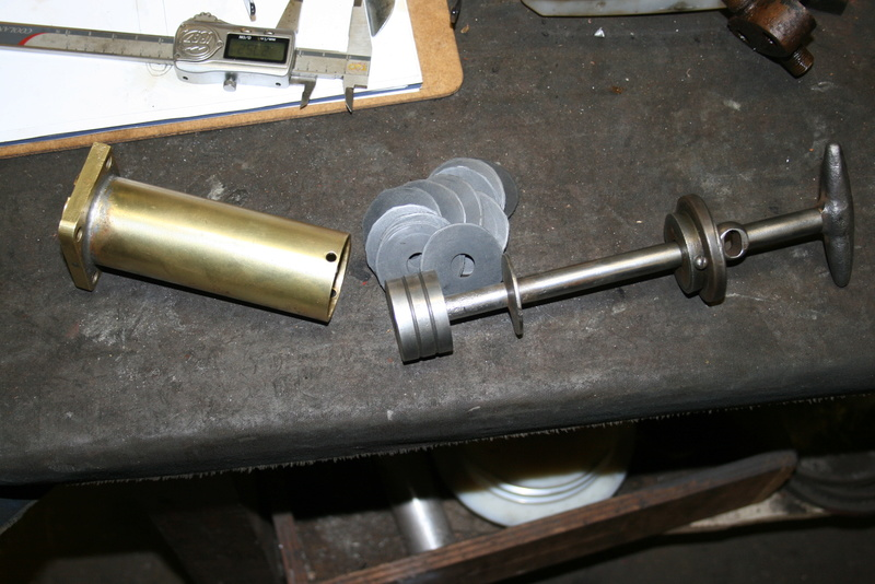 zerlegte Luftpumpe mit neuen Gummischeiben