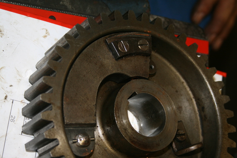 Fliehgewicht im Nockenwellenzahnrad