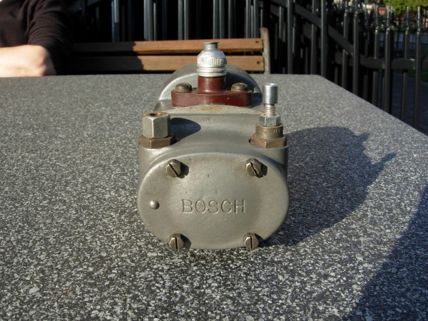 Bosch FJ Rennmagnet 003.JPG