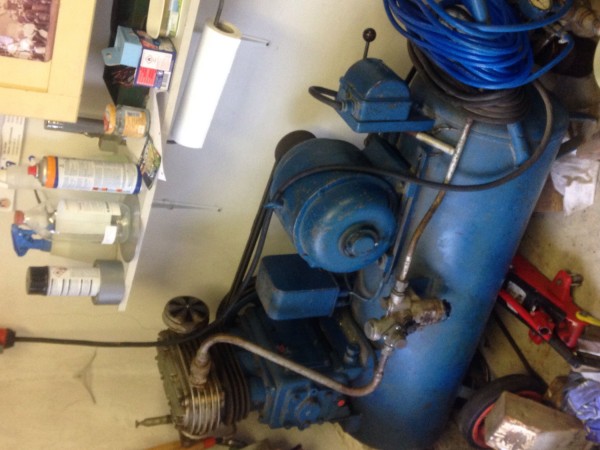 Hier mein Kompressor mit Kessel