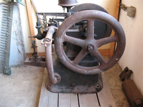 Motor von Lüde Arbon 5.jpg