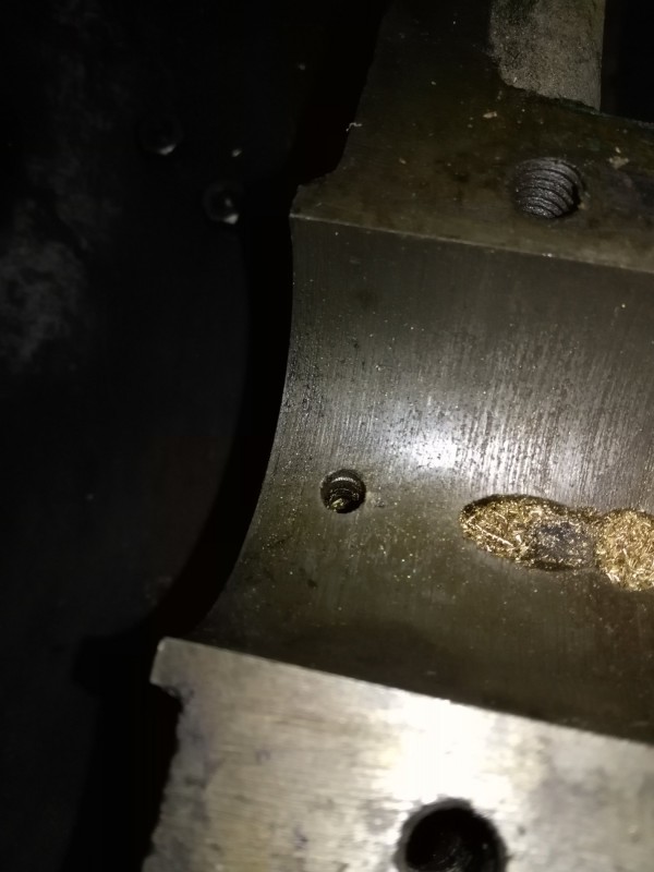 Bohrung des Messingstiftes im Gehäuse