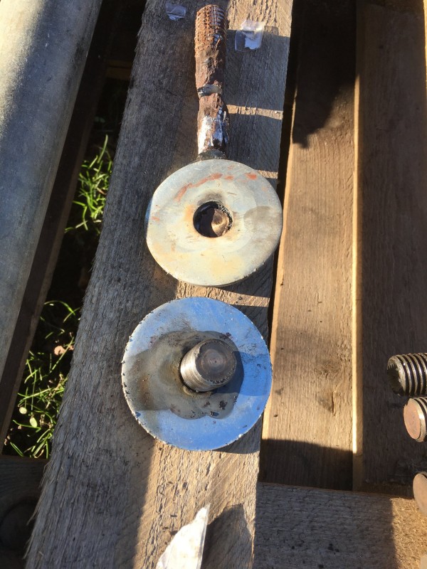 Kopfschraube 2 (1).JPG