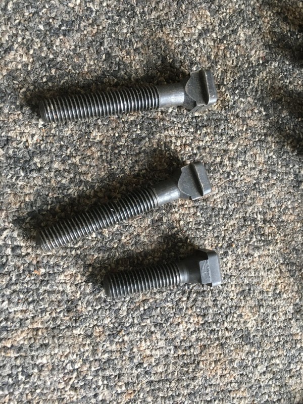 Nutenschrauben (1).JPG