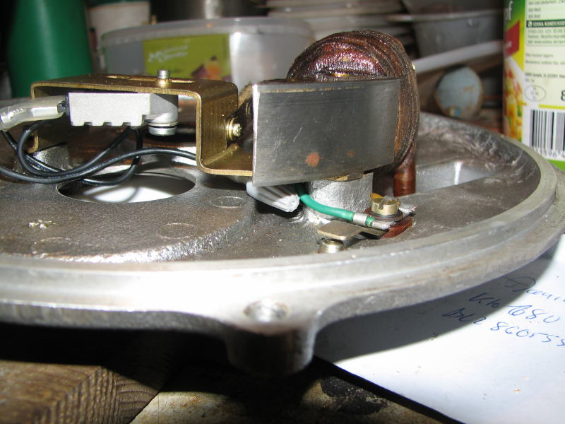 Zündchip montiert, Ansicht von der Seite