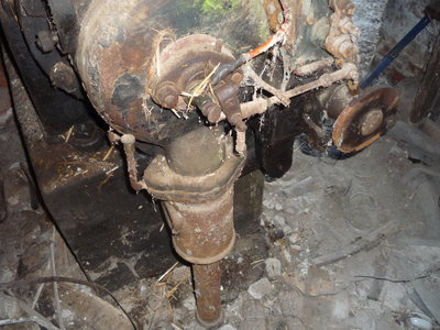 P1120240.JPG (1018.88 KiB) 5304 mal betrachtet Der Motor hat eine interessante Vorwärmung für die Ansaugluft.