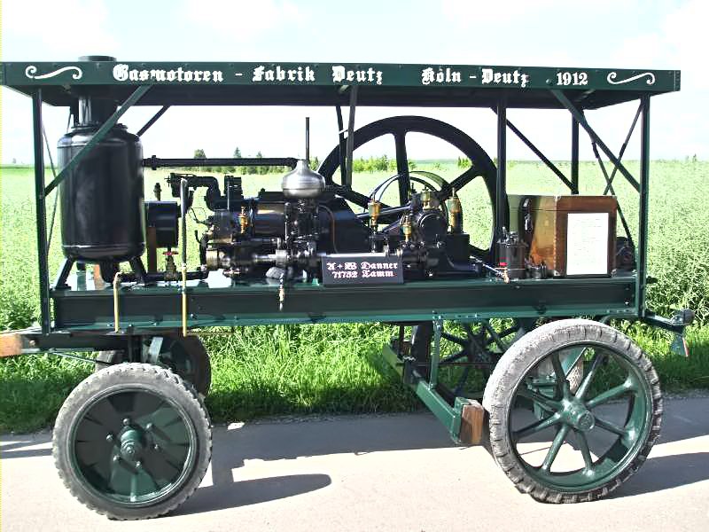 Deutz E 12 links .jpg