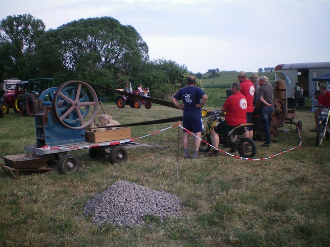3.Schleppertreffen-Kupfersuhl 2011 MWM Standmotor