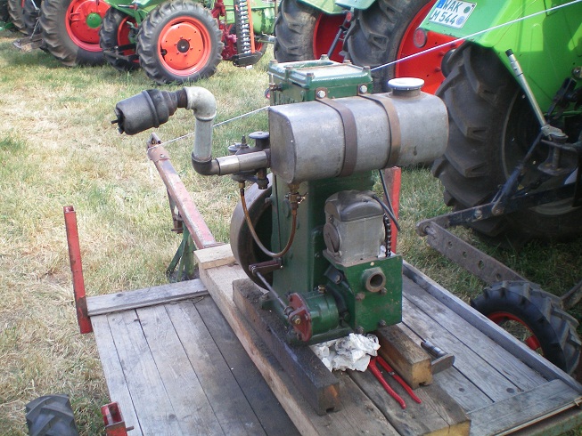 3.Schleppertreffen-Kupfersuhl 2011 Unser Lister D Standmotor