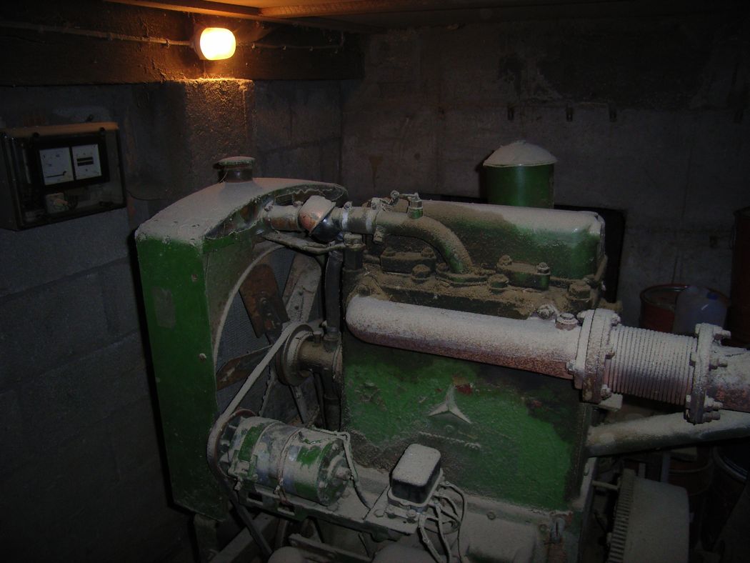 M202B-01.jpg