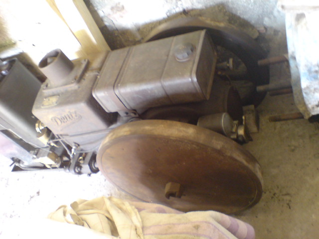 hier gut zu sehen eine seite speichen auf der anderen ist ein dünnes blech dran.<br />(DIESER MOTOR STEHT UNTER  BIETE MOTOR ZUM VERKAUF)