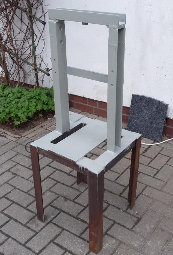 Das halb Lackierte Gestell