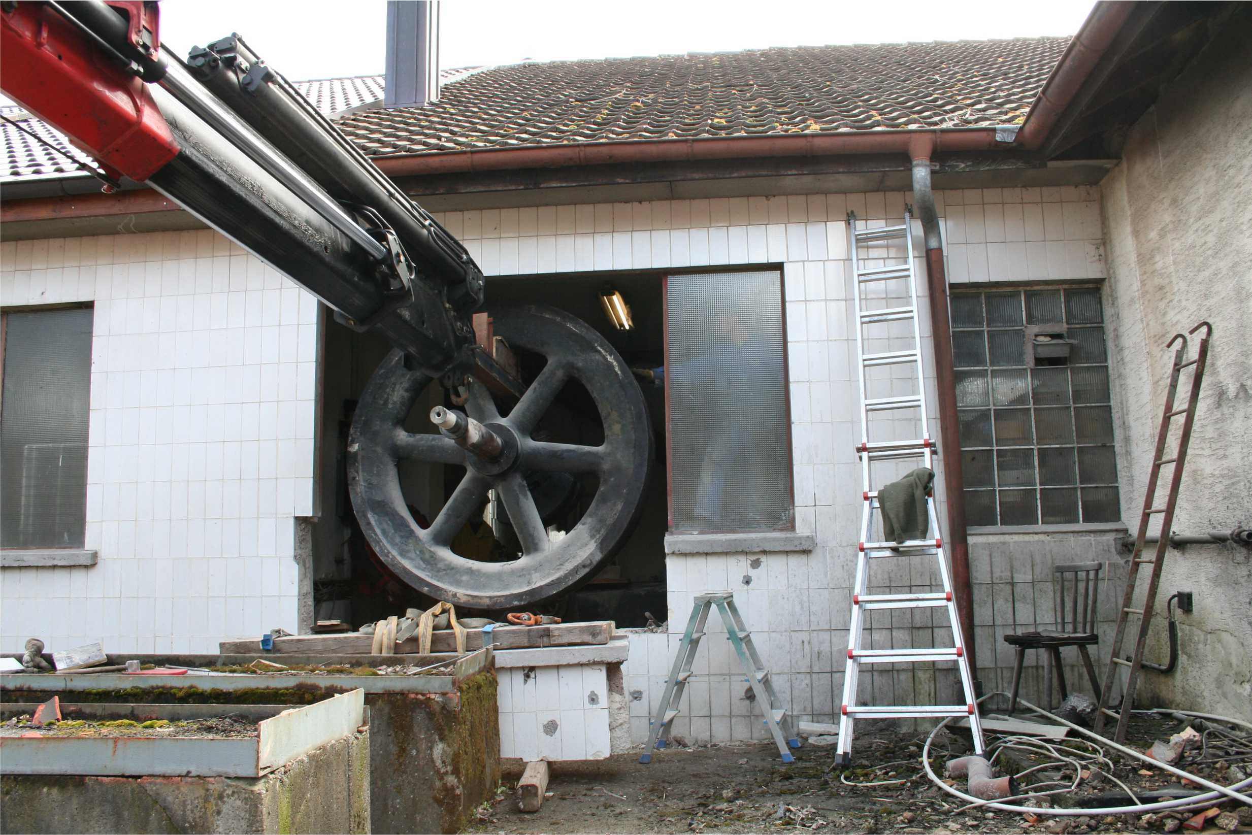 Schwungrad mit Kurbelwelle.jpg