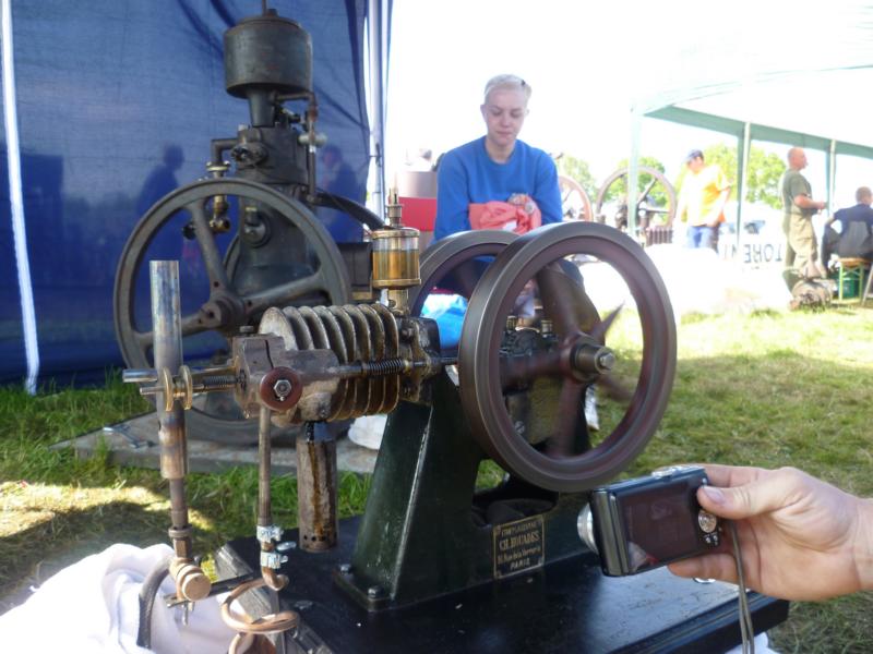 Vorne der Lauzanne Motor im Hintergrund mein Deutz CM 112