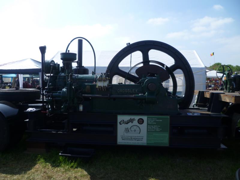 Schöner großer Crossley, man beachte die Ölergläser