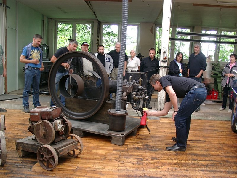 01012526.JPG (588.38 KiB) 1946 mal betrachtet Der Schlebach lief - wurde aber mit kontinuierlichen Anwendungen aus der Sprühflasche versorgt...