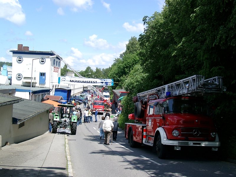 01012533.JPG (556.79 KiB) 2065 mal betrachtet Auch vor dem Museum war einiges los