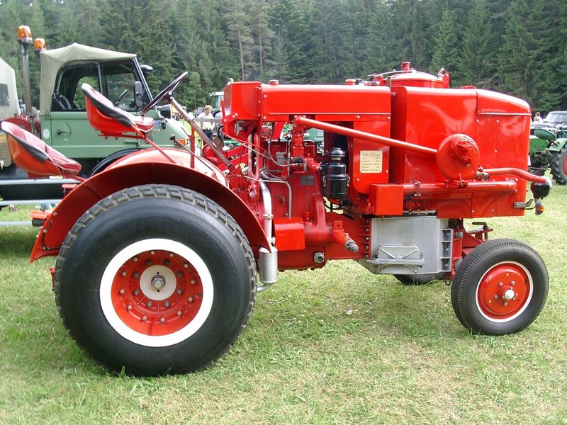 01012605.JPG (347.32 KiB) 1877 mal betrachtet Ein Fahr mit Holzvergaser