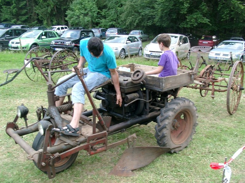 01012609.JPG (327.12 KiB) 1877 mal betrachtet Ein Farimann Dieselzwerg von 1953