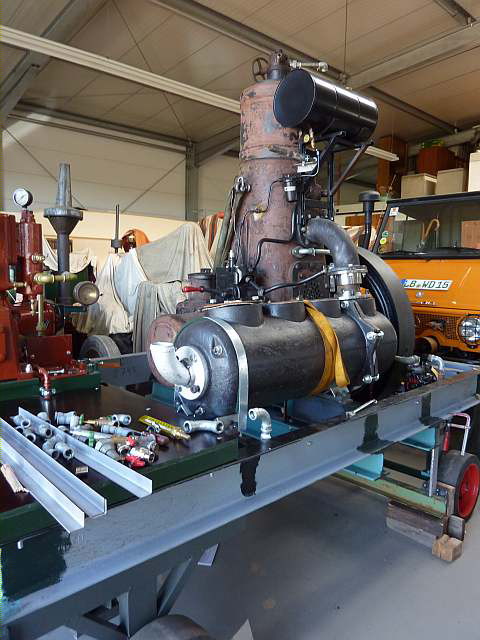 Motor vorn links klein.jpg