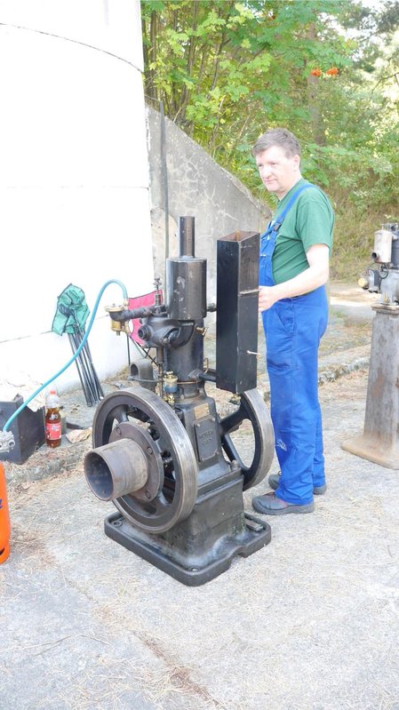 Das Foto habe ich der Startseite von www.Standmotor.de entnommen.